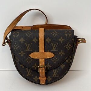 LOUIS VUITTON 
PM Chantilly LV canvas purse